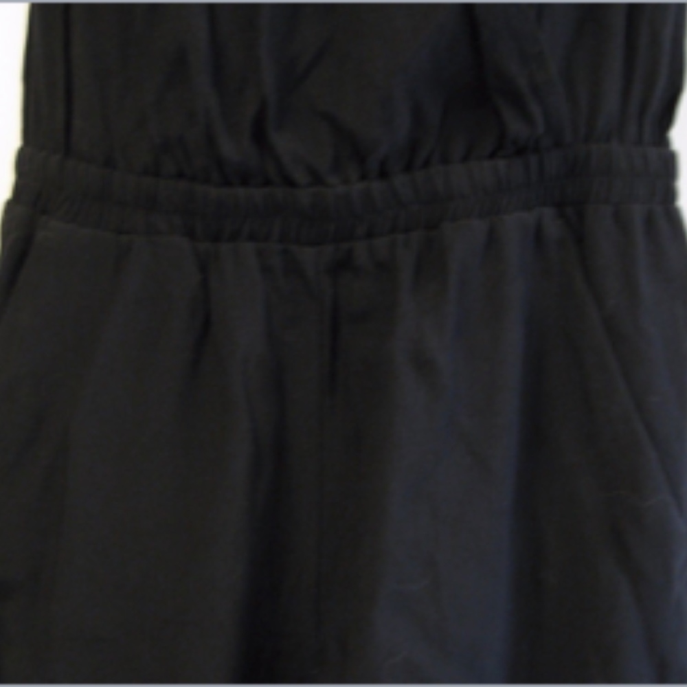 Black Loft sleeveless romper - Picture 3 of 5